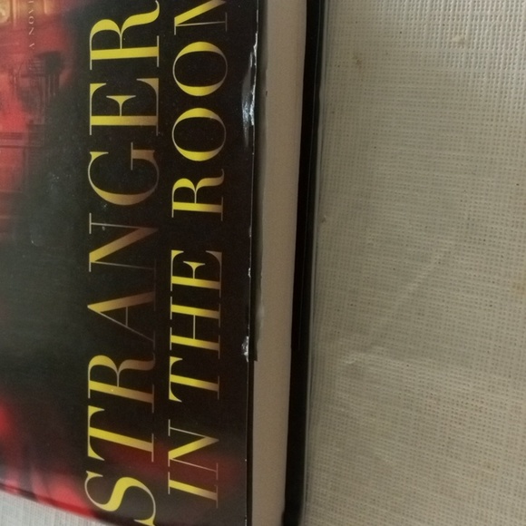 Stranger in the Room : A Novel by Amanda Kyle Williams Hardcover Book #2 - Picture 4 of 7